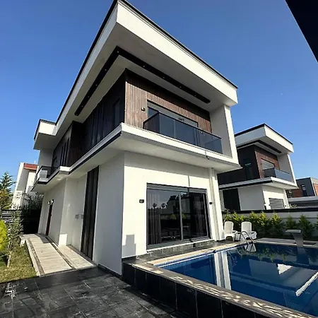 Villa Emlak